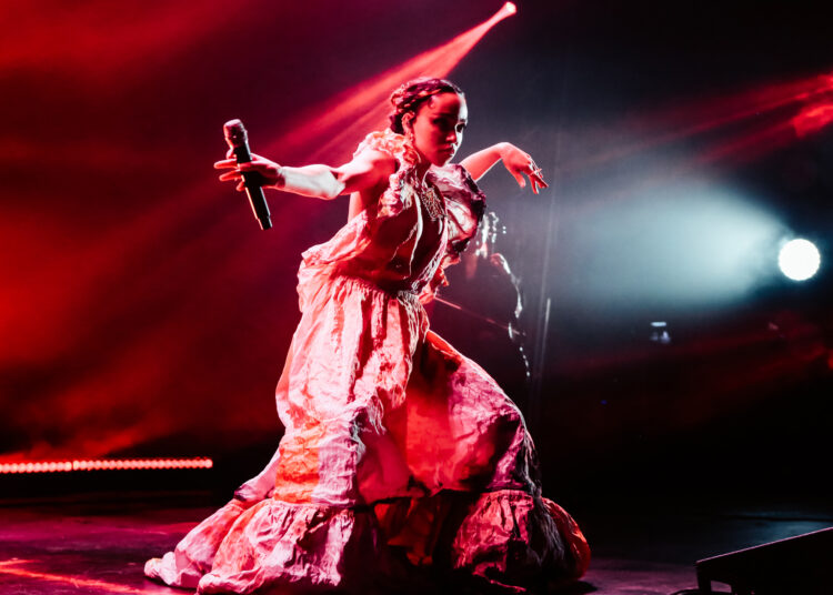 Confira o vibrante novo single de FKA Twigs com Lil Yachty, ‘On Your Mind’