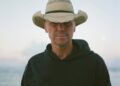 Data de lançamento do novo álbum de Kenny Chesney, ‘Silver Sands Marina’ revelada