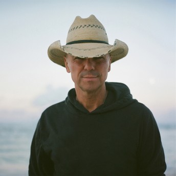 Data de lançamento do novo álbum de Kenny Chesney, ‘Silver Sands Marina’ revelada