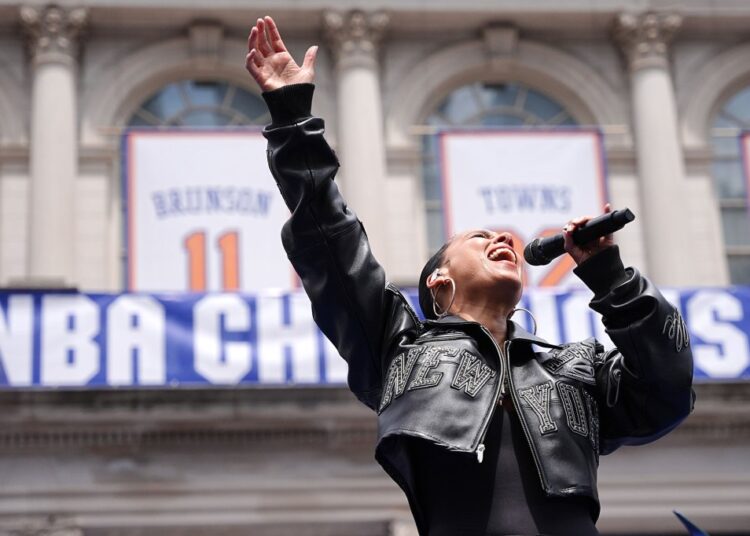 Desfile dos Knicks termina com Alicia Keys cantando “Empire State of Mind”