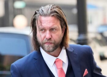 Diretor de '47 Ronin' é condenado à prisão por fraudar Netflix