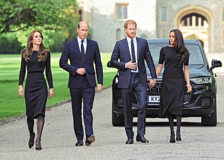 É improvável que o Príncipe Harry se reconcilie com o Príncipe William em visita ao Reino Unido, devido ao relacionamento 'conturbado'