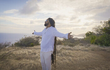 ELITE ISLAND RESORTS E ANTIGUA'S REGGAE AMBASSADOR CAUSION CELEBRAM O MÊS DA HERANÇA DO CARIBE COM NOVO VÍDEO DE MÚSICA