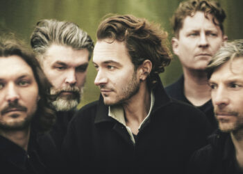 Editores anunciam novo álbum ‘Surface, Echo & Sound’ com single eufórico ‘The Rush’