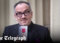 Elvis Costello: A família real deveria abandonar o 'império' das EFCs