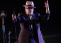 Elvis Costello expande turnê de 2026 com novas datas nos EUA
