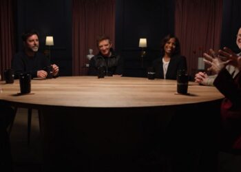 Escritores de programas de TV de sucesso falam sobre negócios em nova mesa redonda