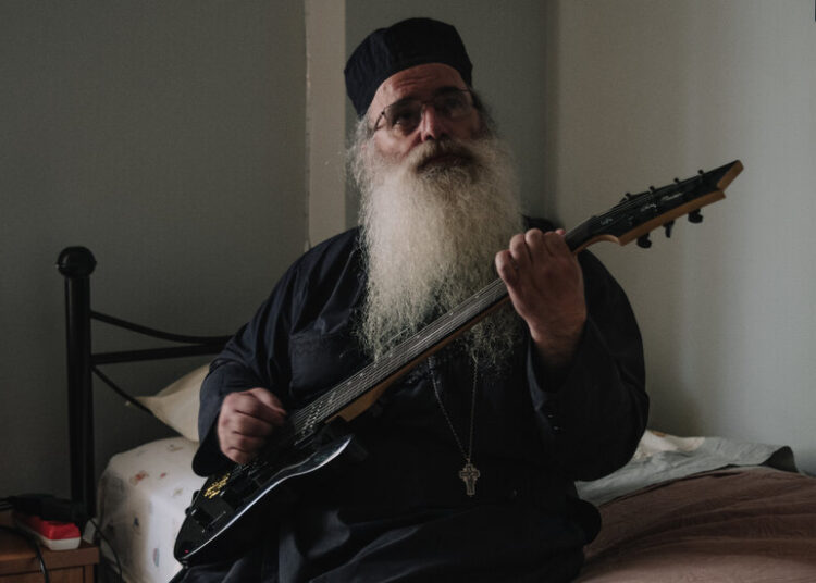 Estreia do Drone Metal do Padre Dionysios Tabakis