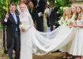 Família real enfrenta a chuva para o casamento de Peter Phillips em Cotswolds