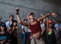 Fantoches, artistas e políticos encheram as ruas na primeira Parada de Arte do LACMA
