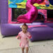 Filha de 2 anos de influenciador parental se afoga na piscina de sua casa: 'Papai te ama para sempre'
