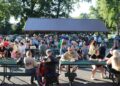 Fleetwood Community Carnival oferece passeios, entretenimento e jogos para todas as idades