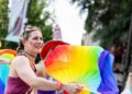 Fotos: Desfile do Pridefest de Atenas 2026, entretenimento e vendedores no centro da cidade