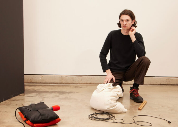 Gloorp se une a Chasia Dokos do Chemical no novo single “Ice Bath”: Ouça
