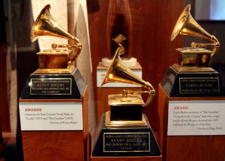 Grammy adiciona melhor música latina como nova categoria de premiação