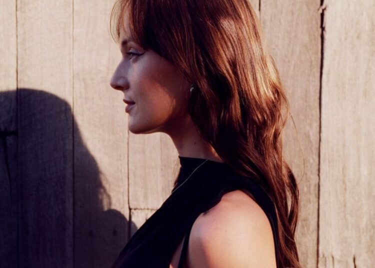 Gretta Ray Returns with New Single ‘Swimming, Crying’