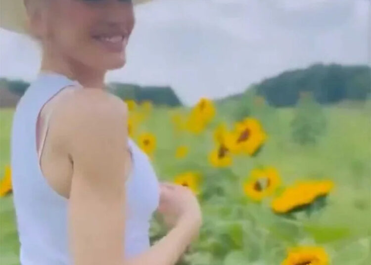 Gwen Stefani compartilha um vislumbre do marido Blake Shelton em seu impressionante rancho: 'De volta a Oklahoma'