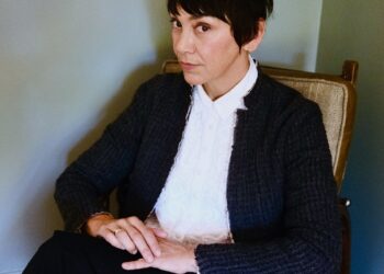 Inara George retorna à música com um novo álbum de músicas antigas e uma turnê pela qual ela está ansiosa