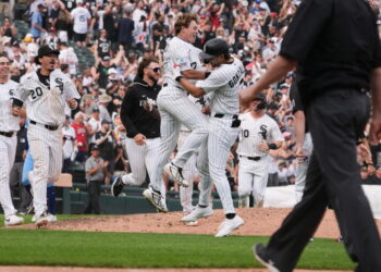 Jacob Gonzalez, o mais recente herói do White Sox, que venceu o Royals por 2 a 1 para terminar o primeiro tempo na liderança da divisão