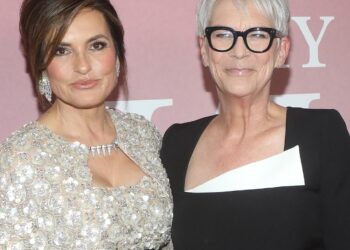 Jamie Lee Curtis e Mariska Hargitay debatem como dizer Los Angeles