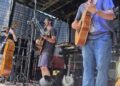 Jatobá sobe ao palco da montanha no Northlands Festival | Entretenimento