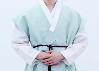 Jeon Woong do AB6IX, do 'Group Activity Hiatus', assina novamente com nova música [Official]