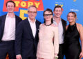 Joan Cusack diz que tem sido bom ‘ser uma pessoa normal’ longe de Hollywood