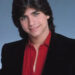 John Stamos revela que uma plástica malfeita no nariz dos anos 80 foi consertada pelo cirurgião de Michael Jackson