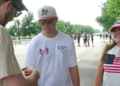 Jordan Klepper mostra fotos de Trump e Obama sem camisa e pergunta quem venceria a luta no UFC