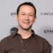 Joseph Gordon-Levitt e Sophia Bush defendem laços com o grupo de diálogo