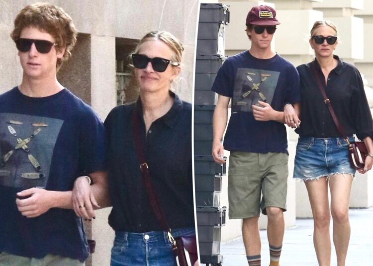 Julia Roberts faz um raro passeio com o filho de 21 anos, Phinnaeus, em Nova York