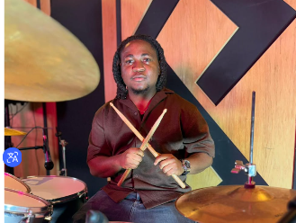 K-The Beats e performance colaborativa em eventos de música contemporânea