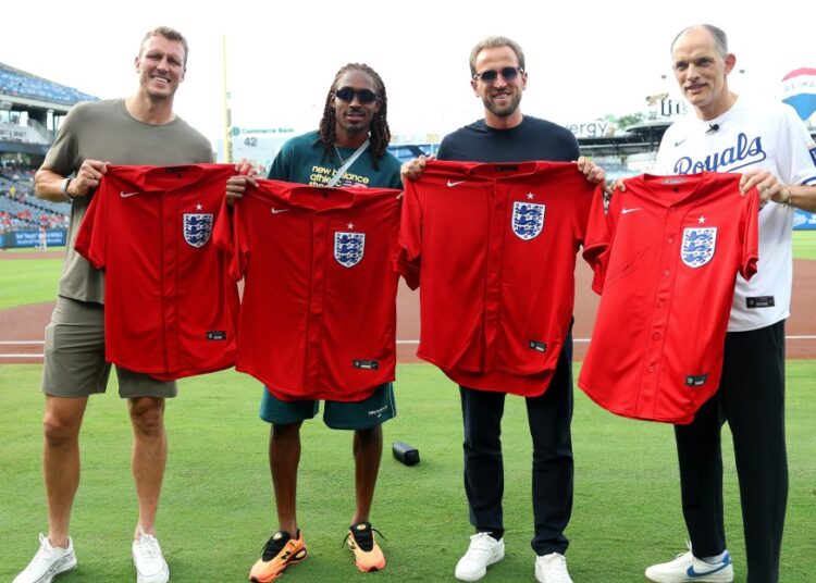 Kansas City Royals news: England’s Royals visit the Kansas City Royals