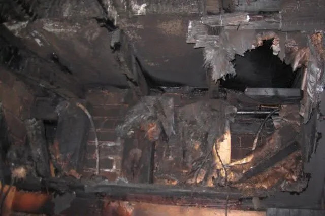 Kat Von D acusada de incendiar uma casa alugada em Los Angeles com velas pelo filho do proprietário