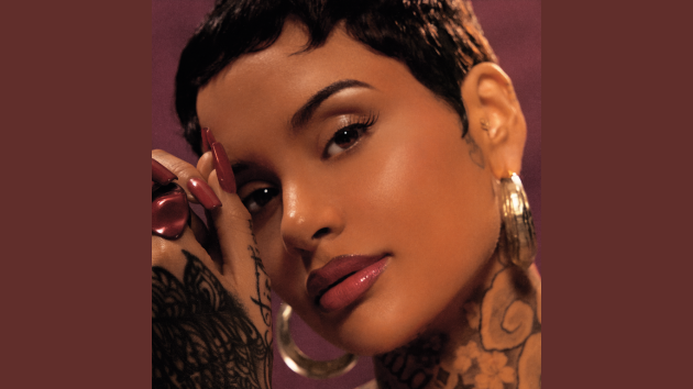 Kehlani festeja com Missy Elliott no novo videoclipe de 'Back and Forth'
