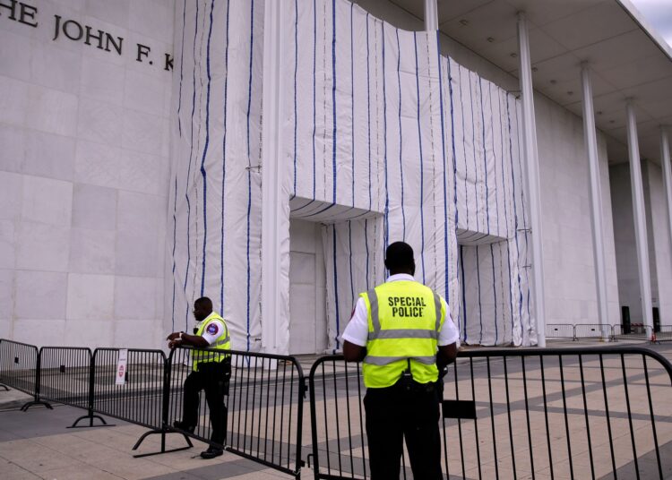 Kennedy Center diz que não é obrigado a reagendar shows após juiz bloquear fechamento de 2 anos