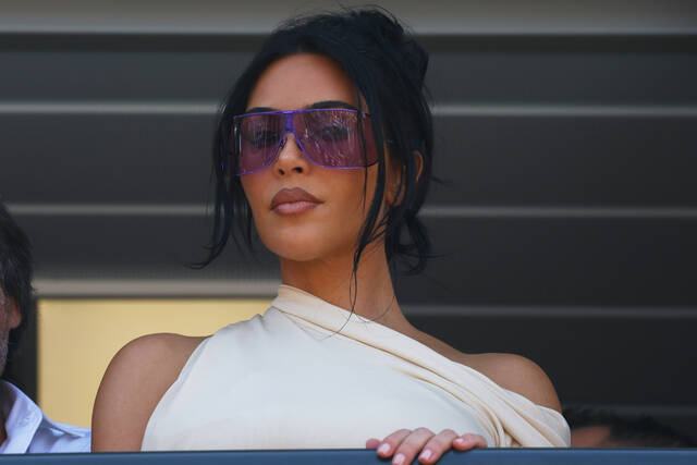 Kim Kardashian vê Lewis Hamilton conquistar o 2º lugar no Grande Prêmio de Mônaco