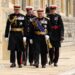 King apresenta Royal Marines com novas cores no Castelo de Windsor