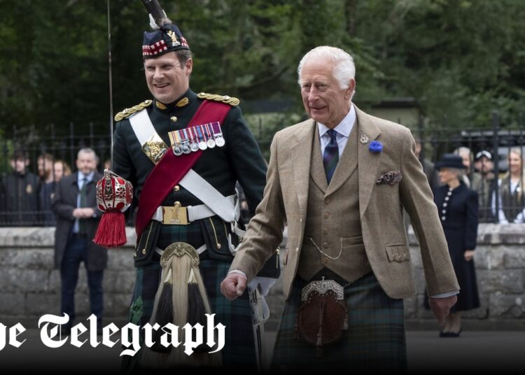 King presta homenagem a Balmoral 'excepcionalmente especial'