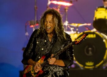 Kirk Hammett considerado imperdoável pelos Swifties após a recente escolha da camiseta