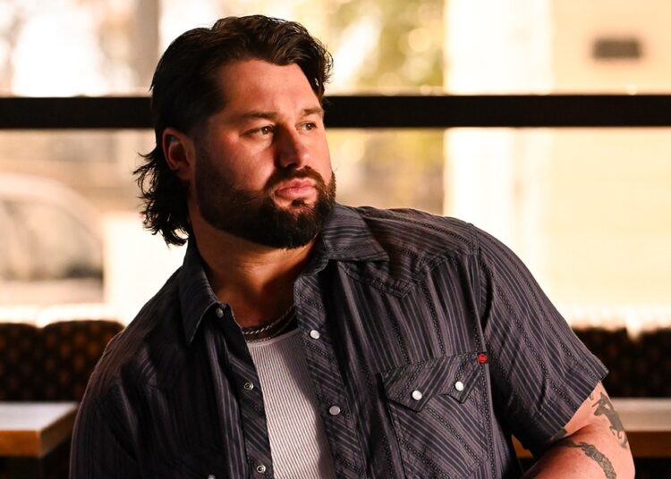 Koe Wetzel estende a era ‘The Night Champion’ com cinco novas músicas nesta sexta-feira