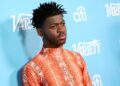 Lil Nas X compartilha atualizações sobre saúde mental e provoca novas músicas em vídeo