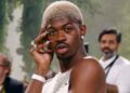 Lil Nas X compartilha vídeo após tratamento, caixa de bateria