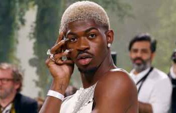 Lil Nas X compartilha vídeo após tratamento, caixa de bateria