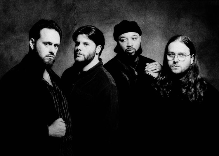 Loathe lança novo videoclipe para 'Fangs'