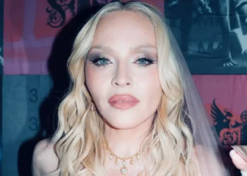Madonna lança duas novas músicas antes do lançamento de Confessions II