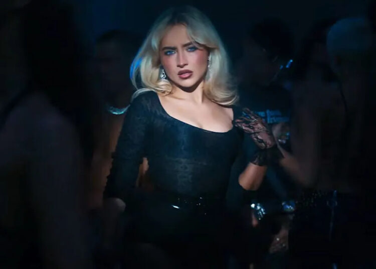 Madonna se transforma na estrela biográfica Julia Garner no filme selvagem “Confessions II”, provocando o próximo capítulo do ícone - com 15 participações especiais de celebridades