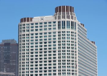 Melco Resorts & Entertainment (MLCO) estende vencimento da linha de crédito e aumenta o comprometimento total