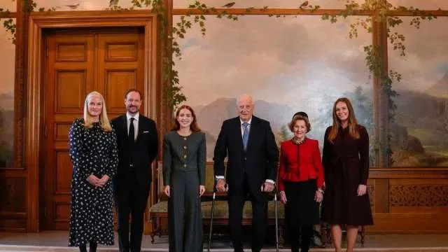 Membro da família real considerado culpado de estupro