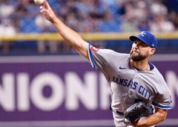 Michael Wacha dispara 7 entradas de qualidade para levar o Royals à vitória por 2 a 1 em Tampa Bay